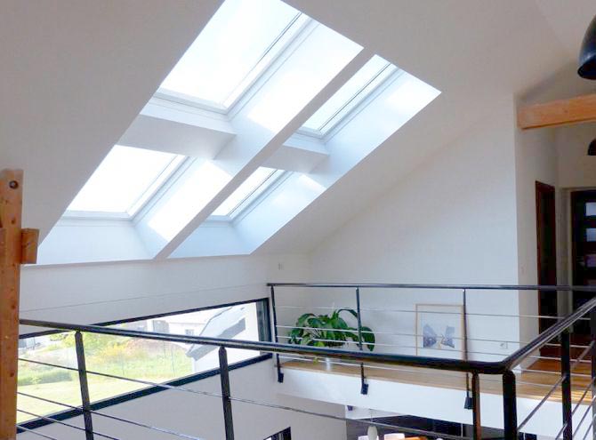 Maison lumineuse  Velux par quatre Eclairement de la salle a manger